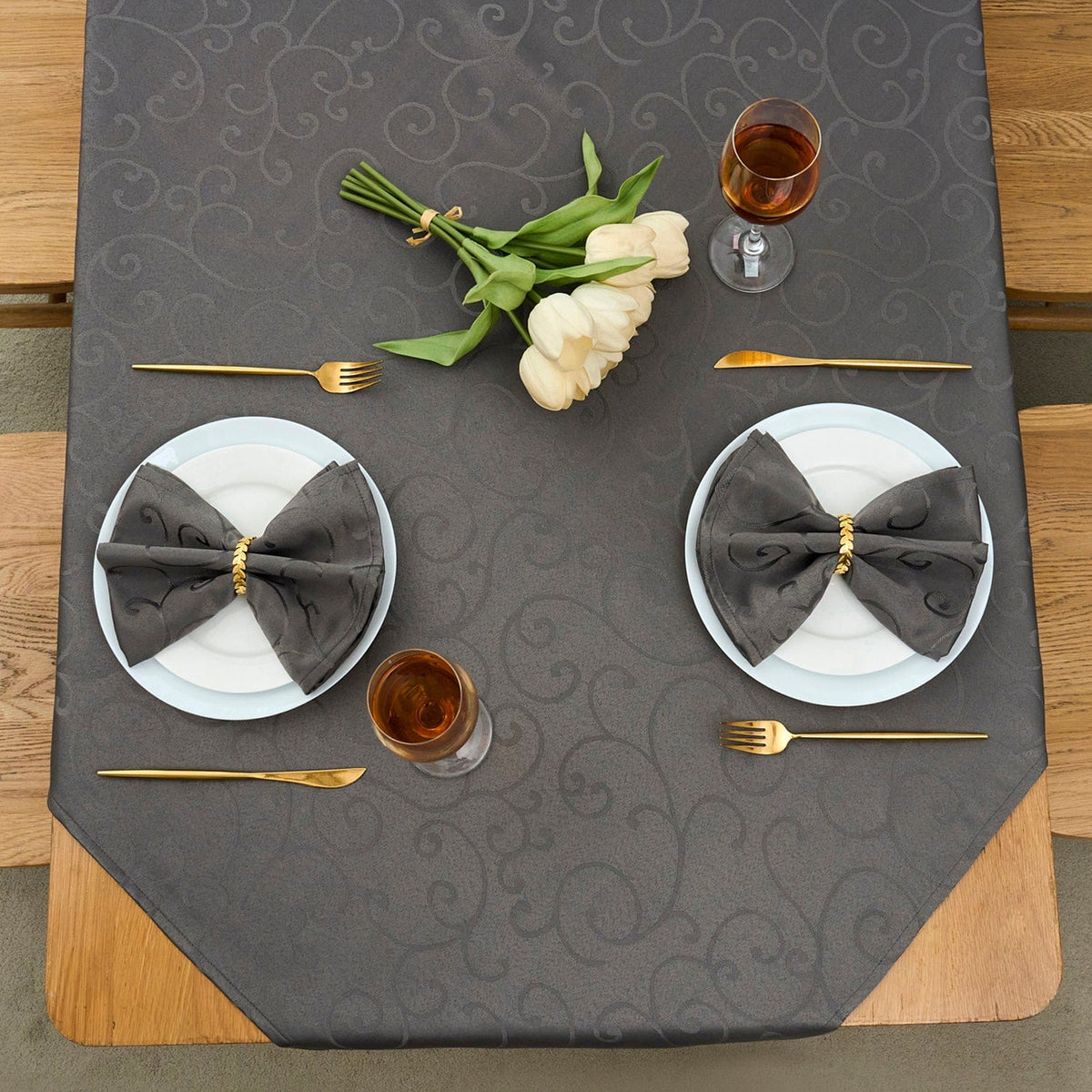 Marina Waterproof Thick Solid Damask Liquid Repellent and Stain Resistant 4 Piece Napkin Set