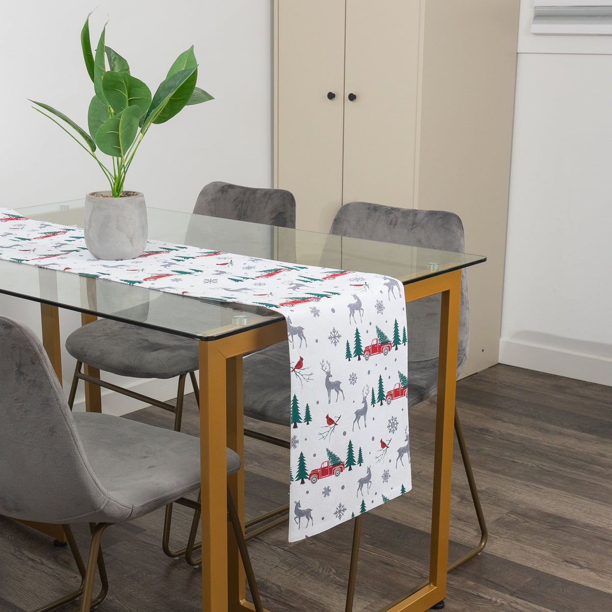 Yuletide Classic Table Runner