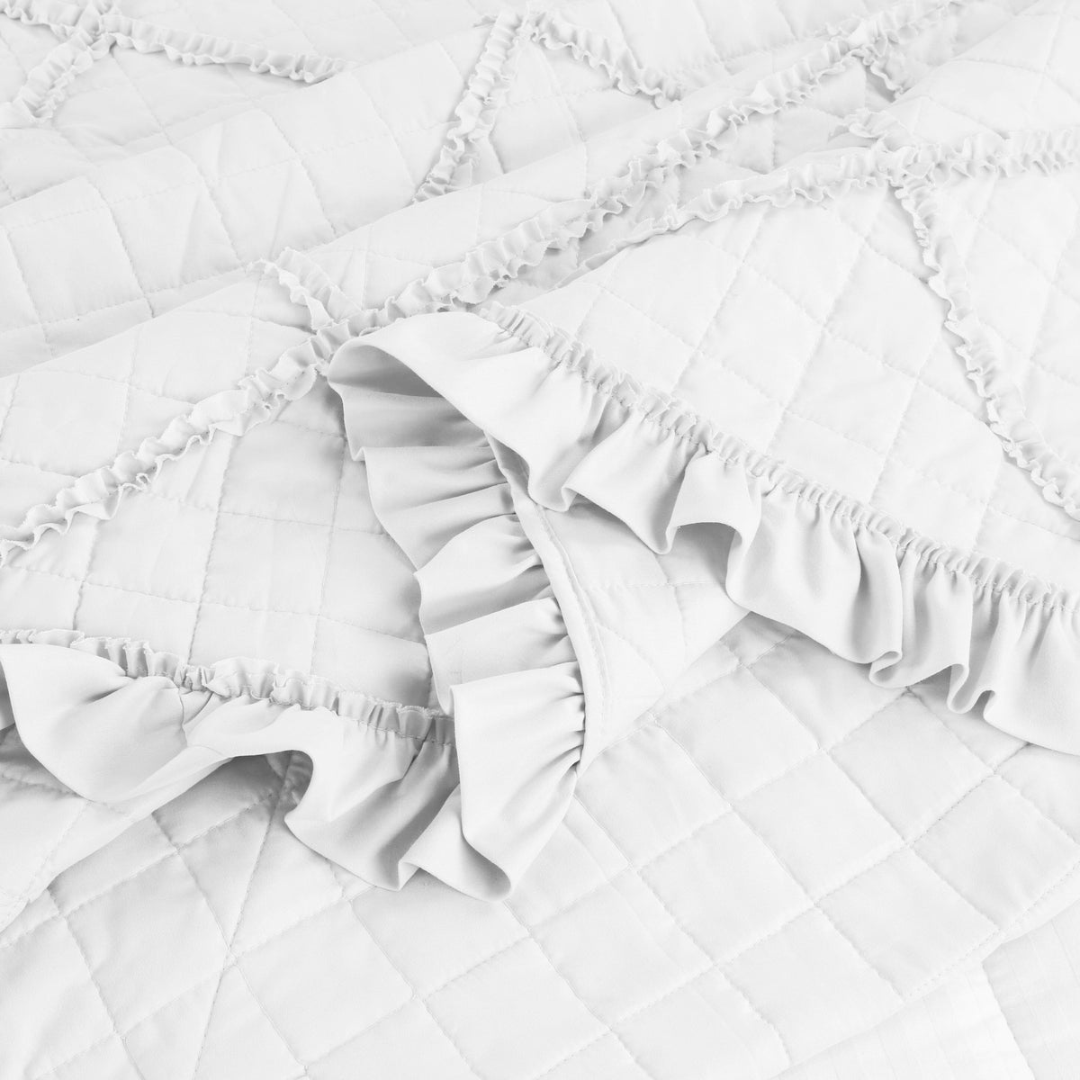 Lush Ruffled Textured Shabby Chic Embroidered Stitching Coverlet Bedspread Ultra Soft Solid 3 Piece Summer Quilt Set with 2 Quilted Shams, White