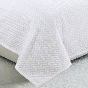 Embroidered Stitching Coverlet Bedspread Ultra Soft Solid 3 Piece Summer Quilt Set with 2 Quilted Shams, White Herringbone