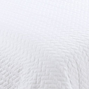 Embroidered Stitching Coverlet Bedspread Ultra Soft Solid 3 Piece Summer Quilt Set with 2 Quilted Shams, White Herringbone