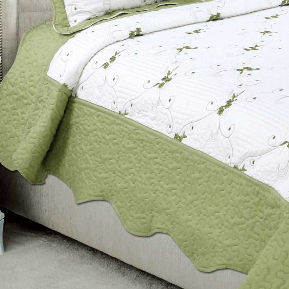 Embroidered Stitching Coverlet Bedspread Ultra Soft Solid 3 Piece Summer Quilt Set with 2 Quilted Shams, Green Floral