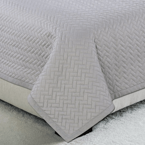 Embroidered Stitching Coverlet Bedspread Ultra Soft Solid 3 Piece Summer Quilt Set with 2 Quilted Shams, Silver Herringbone